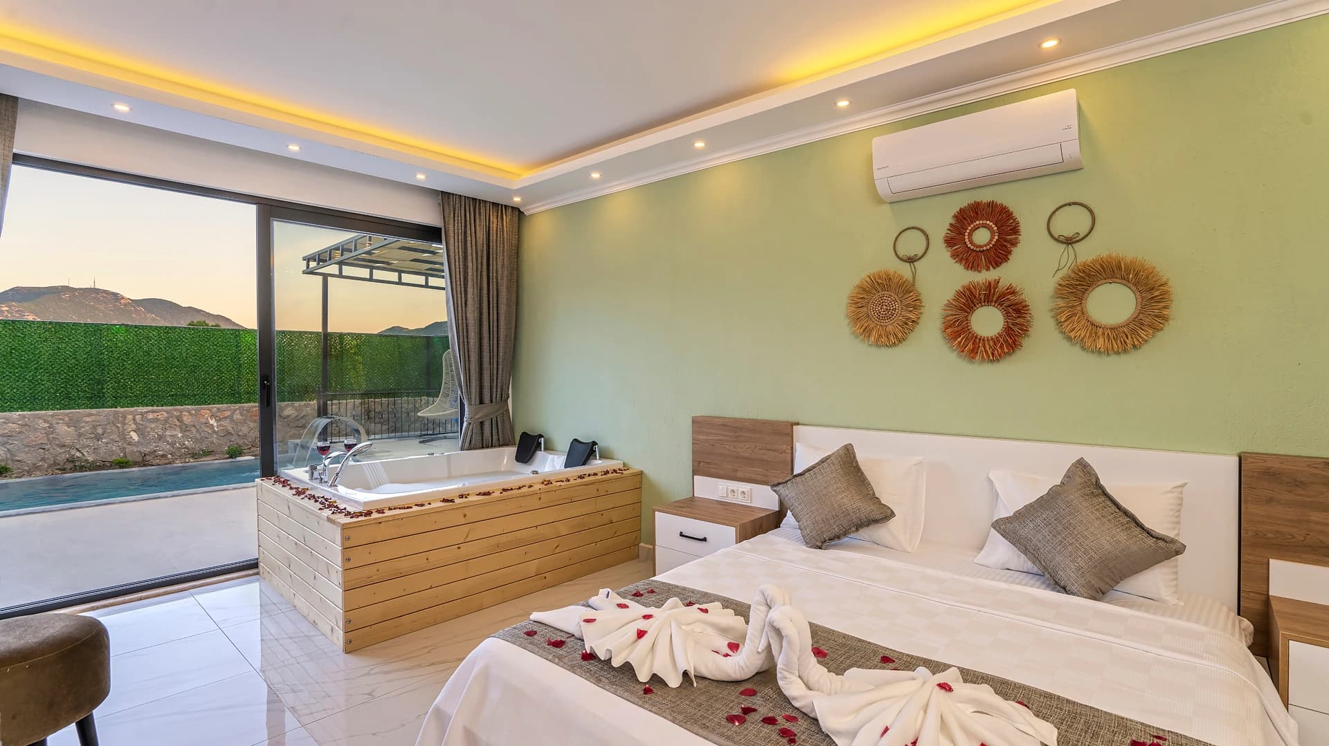 Schlafzimmer 1