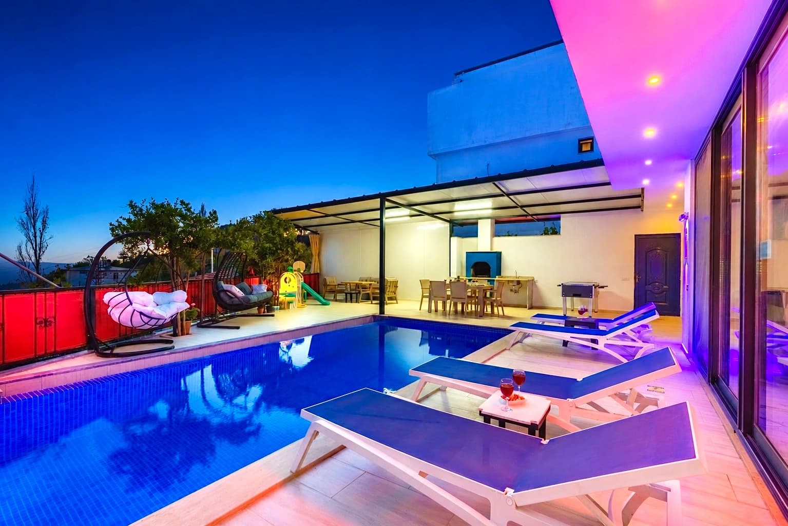 Honeymoon Villa with Jacuzzi - Fully Sheltered Pool & Foosball in Islamlar