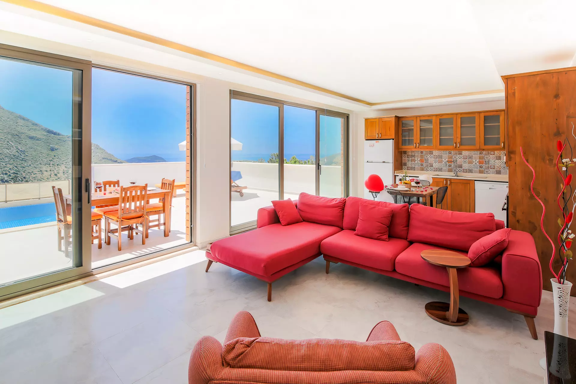 Secluded Sea‑View Romantic Escape image 1 of 23