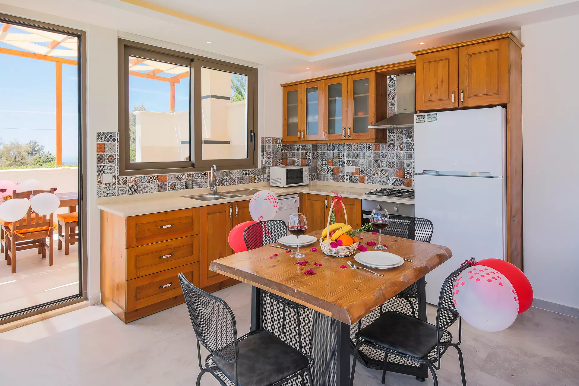 Secluded Sea‑View Honeymoon Escape image 4 of 25