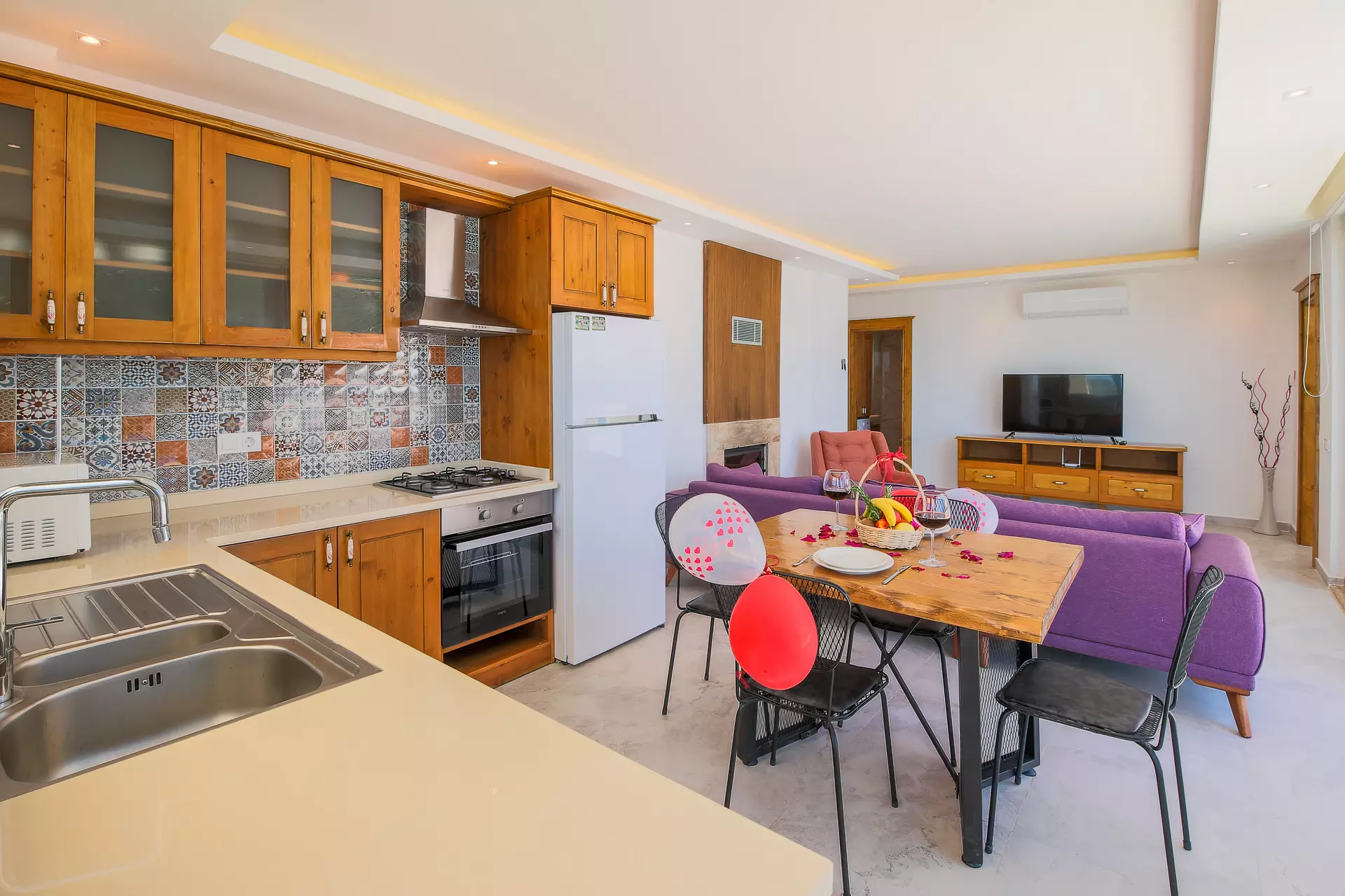 Secluded Sea‑View Honeymoon Escape image 5 of 25